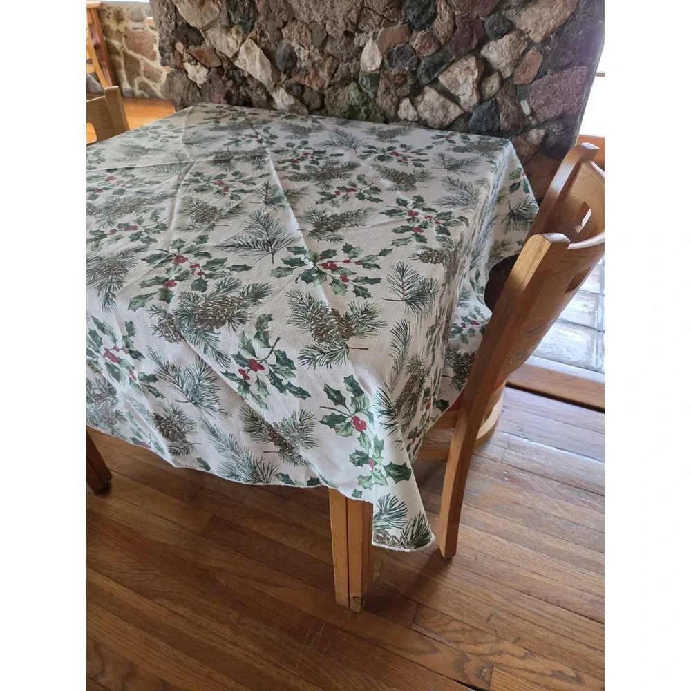 70 Round Christmas Tablecloth Green Holly Pinecones Red Berries Polyester Easy
